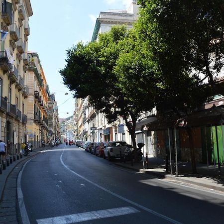 شقة Casa Flora Al Corso نابولي المظهر الخارجي الصورة