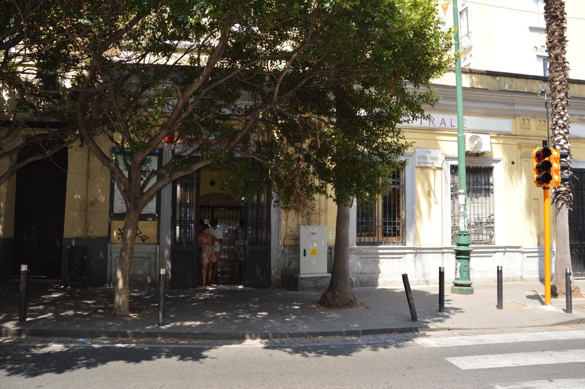 شقة Casa Flora Al Corso نابولي المظهر الخارجي الصورة