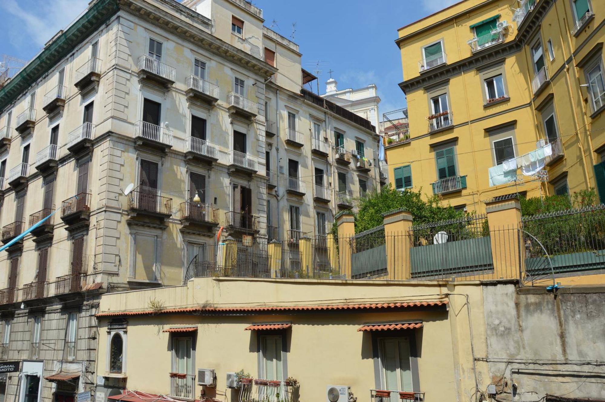 شقة Casa Flora Al Corso نابولي المظهر الخارجي الصورة